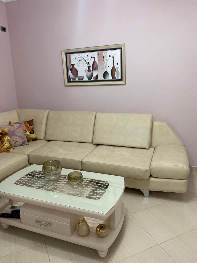 Orfeas Central Apartment Fier Kültér fotó