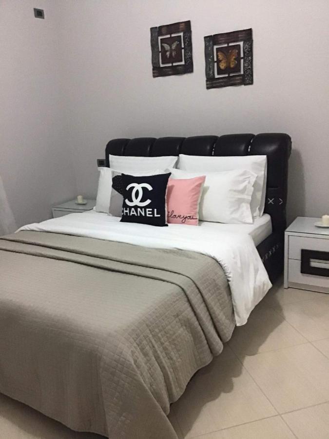 Orfeas Central Apartment Fier Kültér fotó