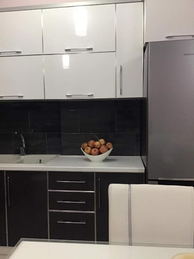 Orfeas Central Apartment Fier Kültér fotó