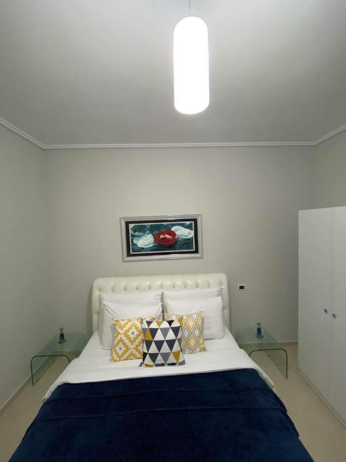 Orfeas Central Apartment Fier Kültér fotó