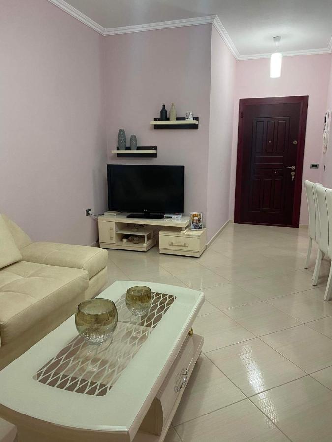 Orfeas Central Apartment Fier Kültér fotó