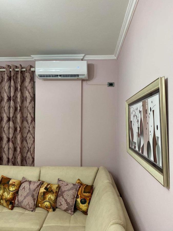 Orfeas Central Apartment Fier Kültér fotó