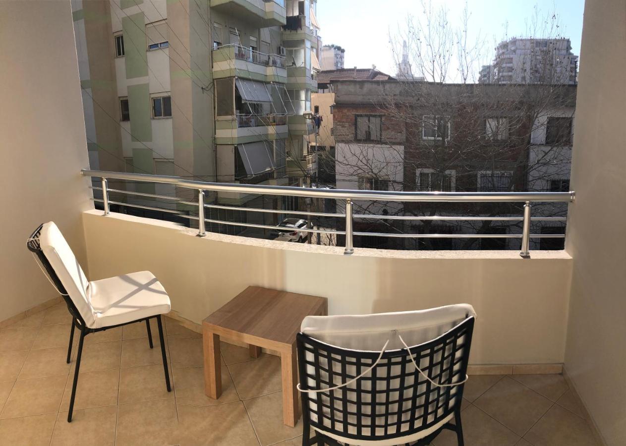 Orfeas Central Apartment Fier Kültér fotó
