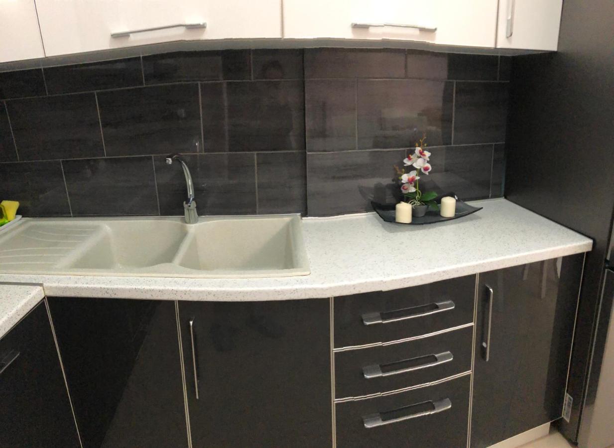 Orfeas Central Apartment Fier Kültér fotó